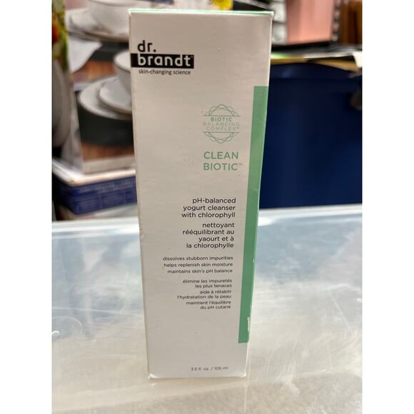 Dr. Brandt Clean Biotic ph-Balanced Yogurt Cleanser - Picture 2 of 4